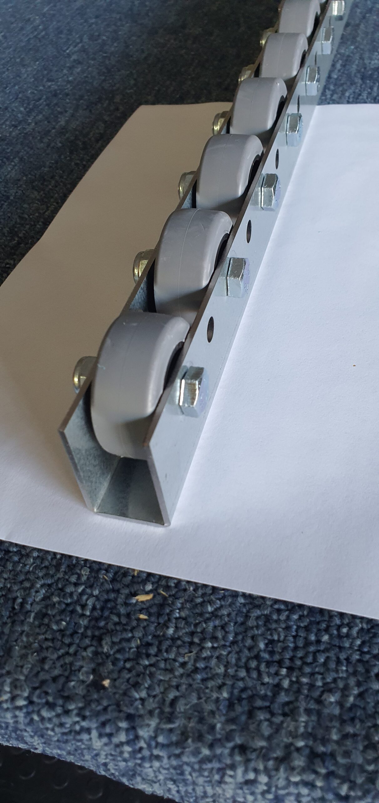 Produktbild von Röllchenleiste 28 Mm Gelb – Rolle Mit Kunststoffröllchen Für Fördereinheiten, SKX