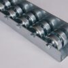 Rollenleiste Typ 645L – L-Profil mit Seitenführung, Stahlrollen ø48mm, Kugellager, P55 – L=2000mm